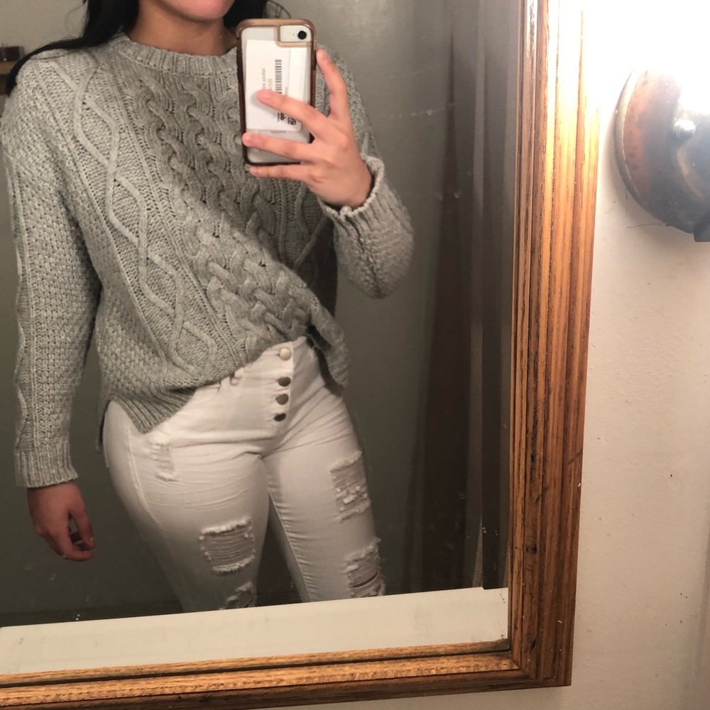 F21 Gray Long-Sleeve Knit Sweater
